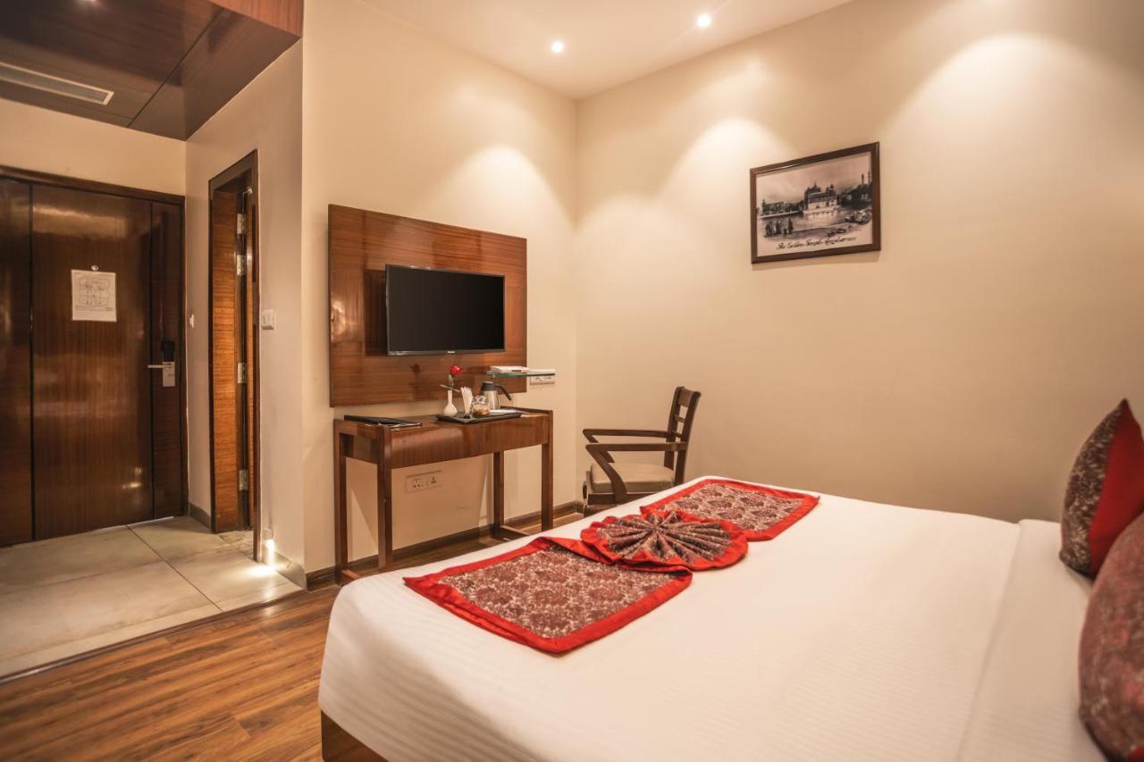 Hotel Amritara Sadka Amritsar Zewnętrze zdjęcie