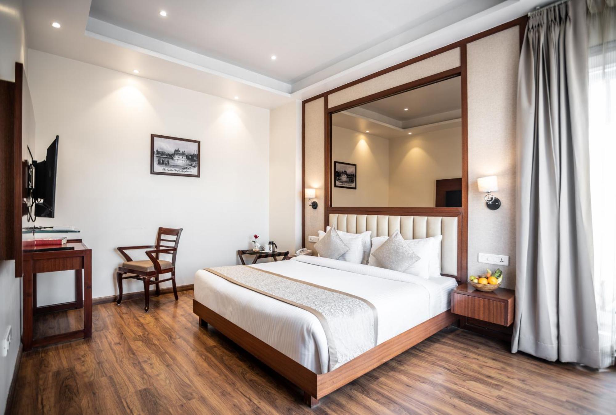 Hotel Amritara Sadka Amritsar Zewnętrze zdjęcie