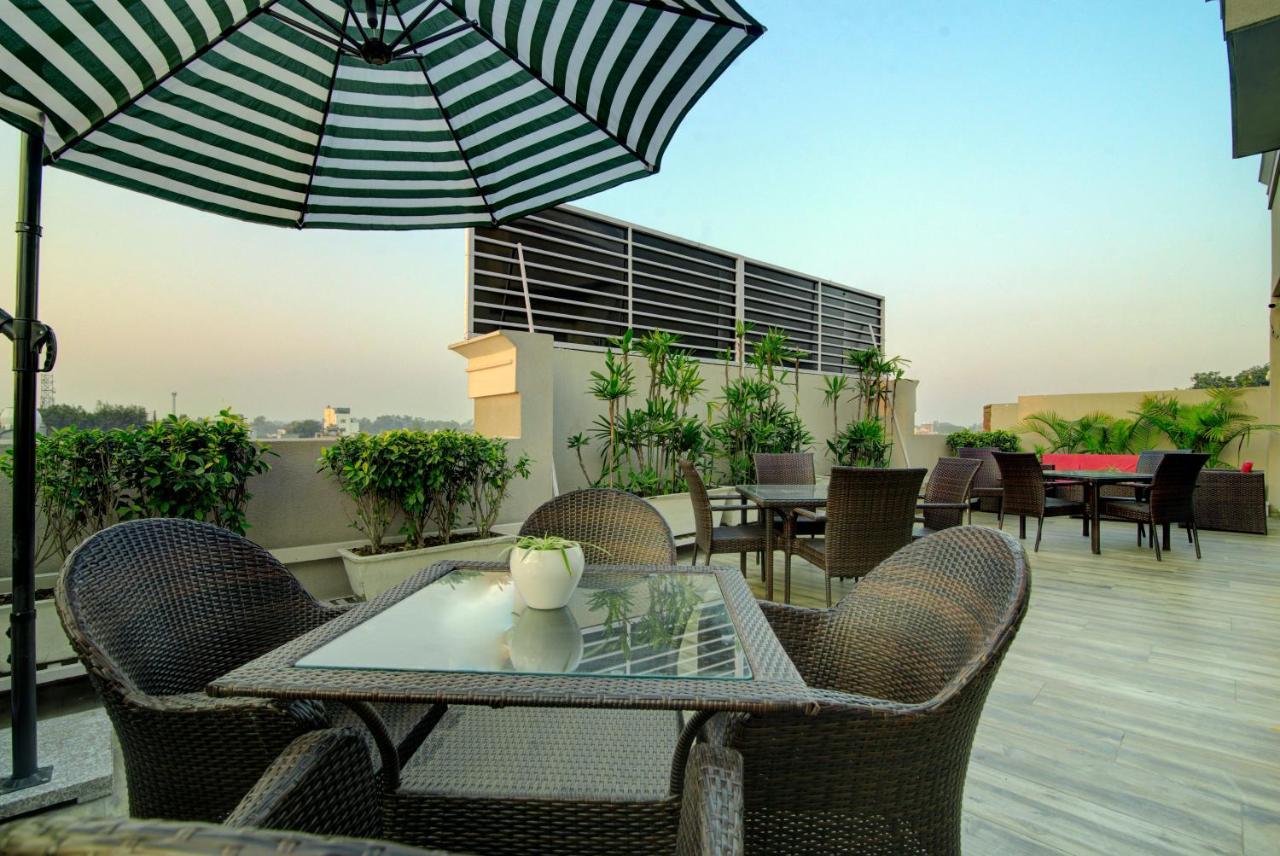 Hotel Amritara Sadka Amritsar Zewnętrze zdjęcie