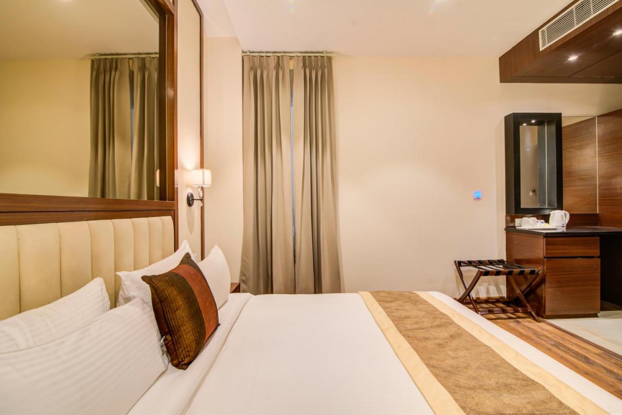 Hotel Amritara Sadka Amritsar Zewnętrze zdjęcie