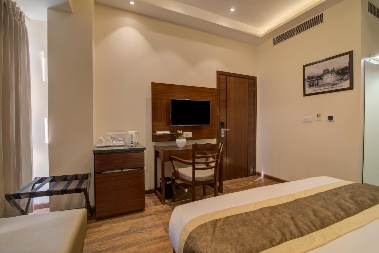 Hotel Amritara Sadka Amritsar Zewnętrze zdjęcie