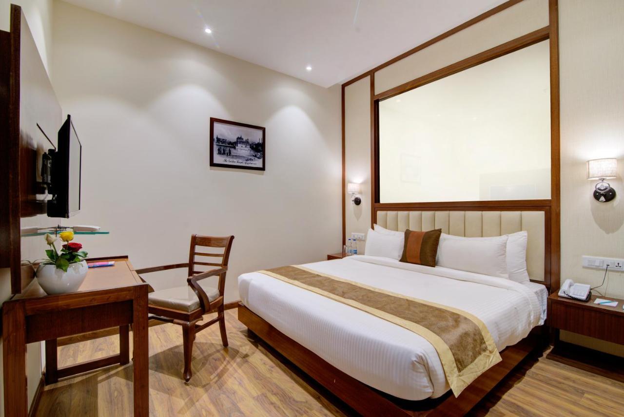 Hotel Amritara Sadka Amritsar Zewnętrze zdjęcie