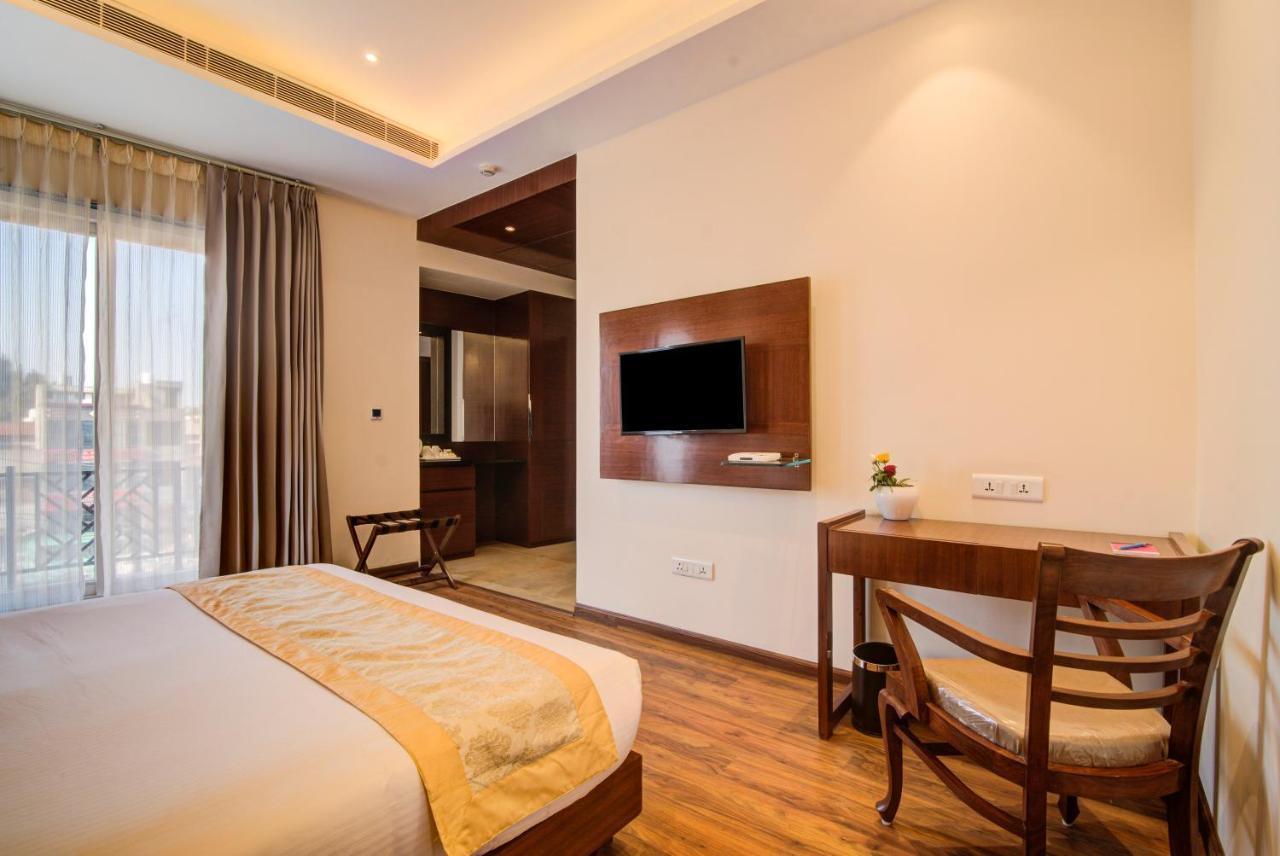 Hotel Amritara Sadka Amritsar Zewnętrze zdjęcie